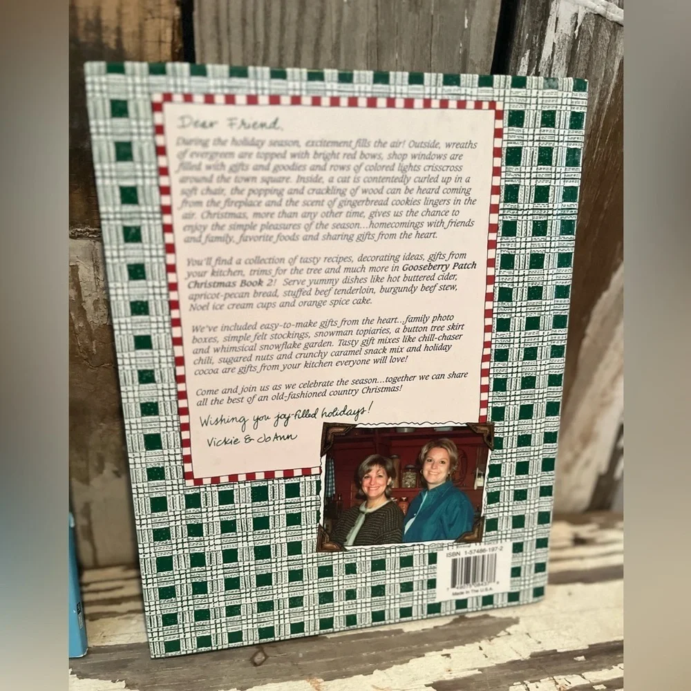 Gooseberry Patch (Christmas) Cookbooks-3